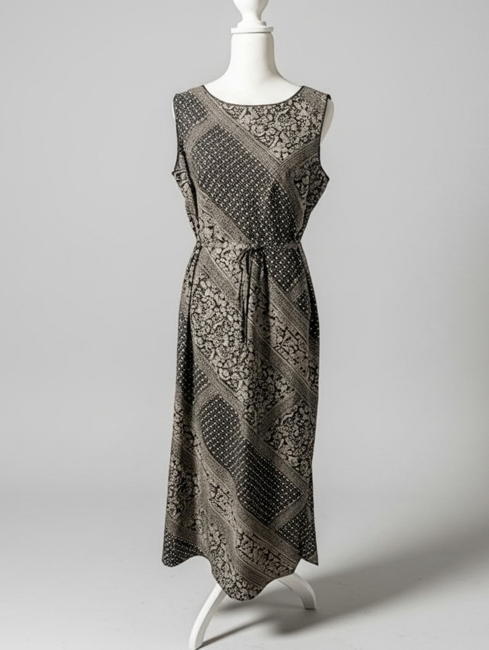 Vintage 90s Sleeveless Black and Cream Patterned Maxi Dress